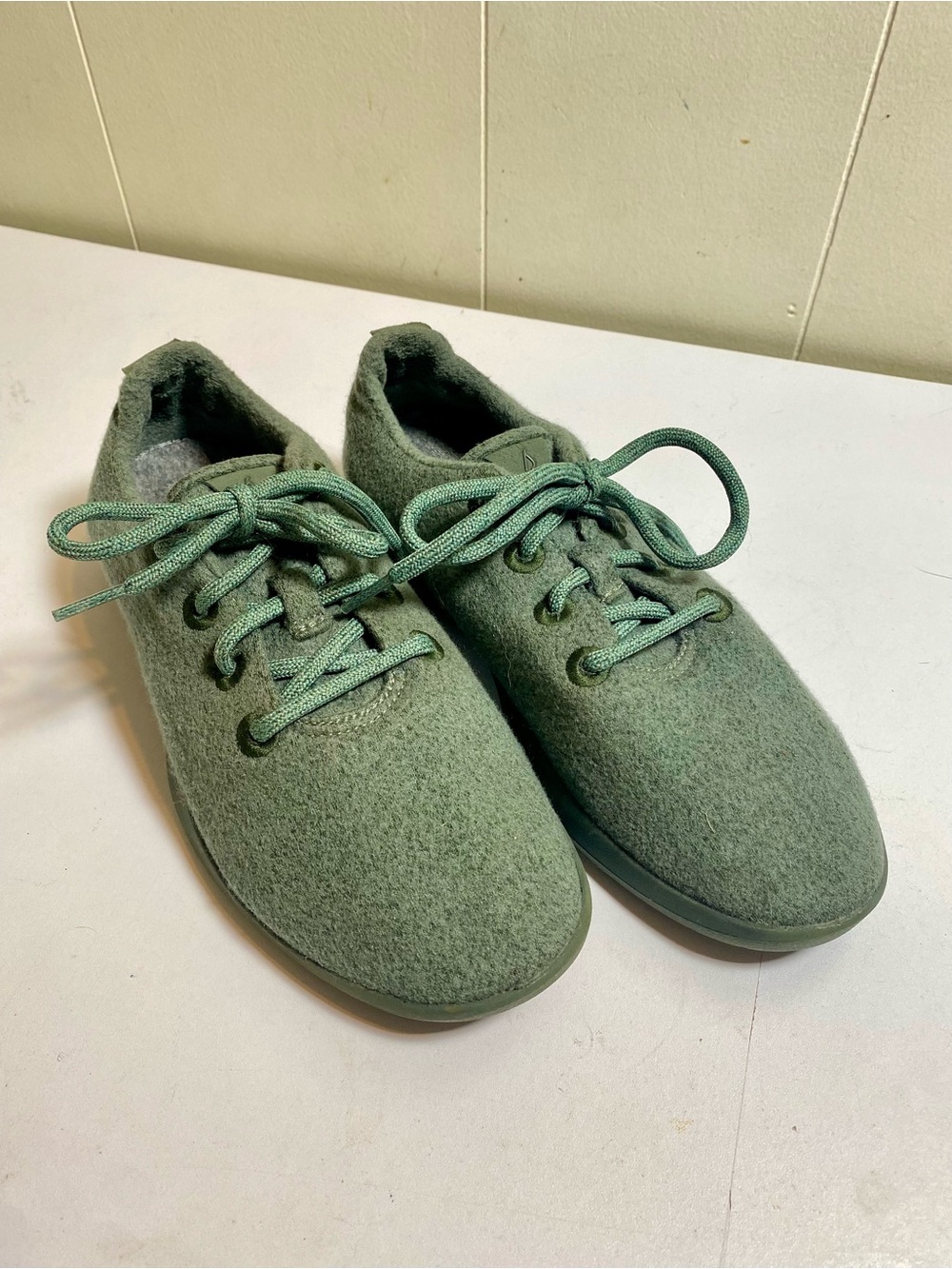 Women’s Casual Lace-Up Felt Sneakers - Sage Green